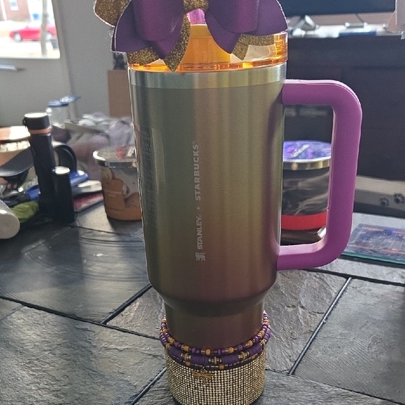 Stanley x Starbucks Ombre 40oz w/ Custom Bow Boot & Dragongly Charm Bracelet